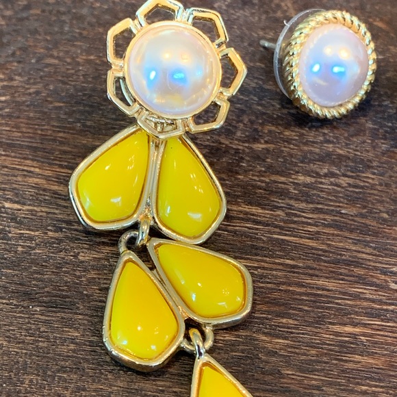 Random Mismatched Kate Spade Earrings - Picture 4 of 4